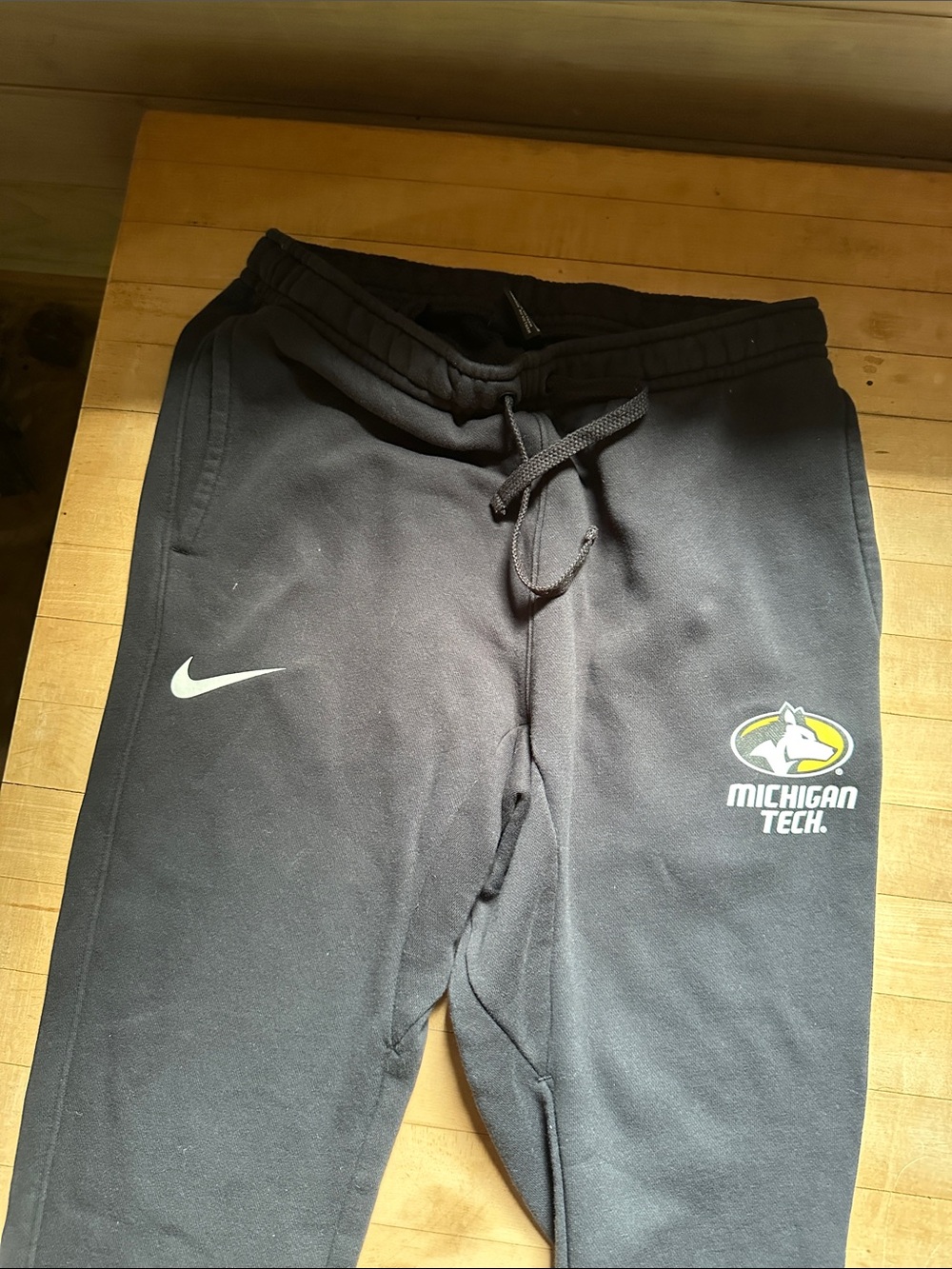 Nike men’s ' Black Michigan Tech Logo Sweatpants